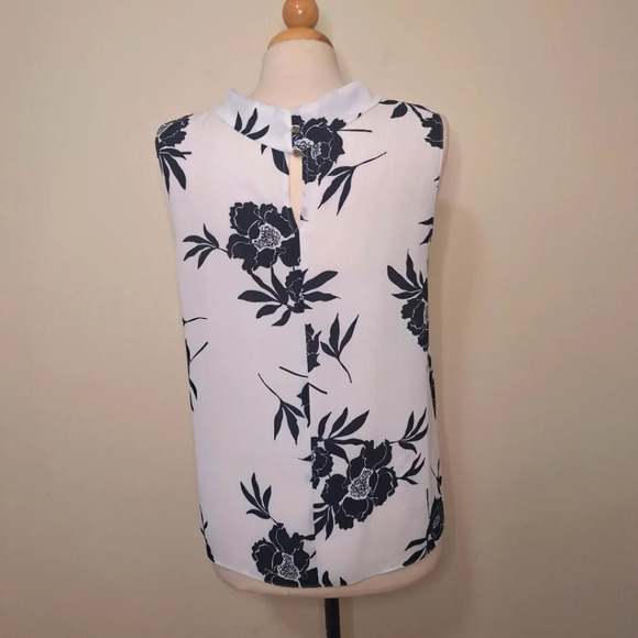 Vince Camuto sleeveless floral top SZ M - Picture 4 of 9